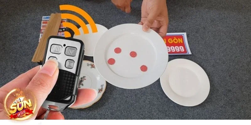 Kết hợp giữa may mắn và chiến lược chơi của người tham gia